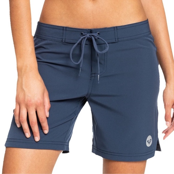 NWT Roxy Women’s Navy Standard 7” Board Shorts - Size Medium - Picture 1 of 7
